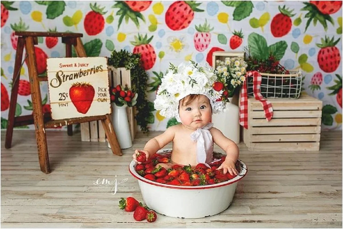 KMK - Watercolour summer strawberry Backdrop